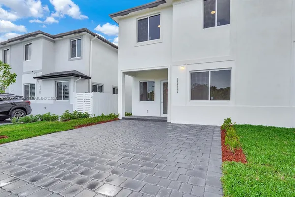$639,990 | 22555 Southwest 125th Avenue, Unit 13A, Miami, FL 33170