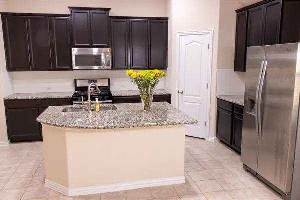$374,900 | 734 Oyster Creek, Buda, TX 78610