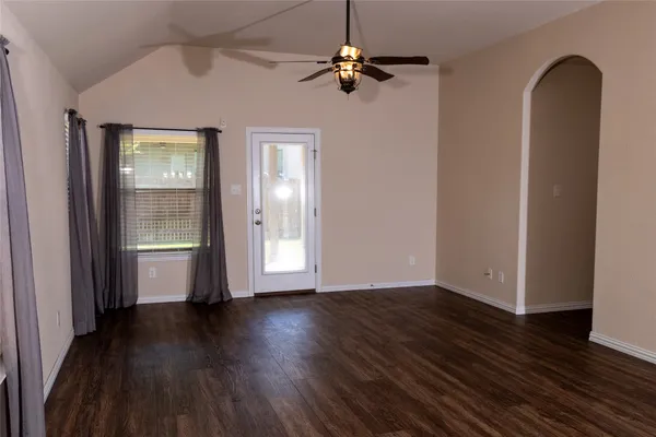 $374,900 | 734 Oyster Creek, Buda, TX 78610