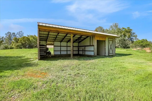 $430,000 | 7176 Cross Star Trail, Browns Valley, CA 95918