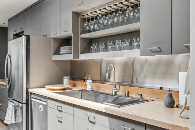 $5,950,000 | 5768 Silverado Trail, Napa, CA 94558