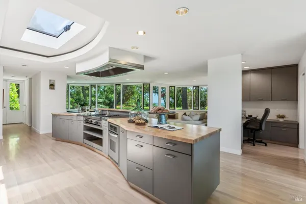 $5,295,000 | 5768 Silverado Trail, Napa, CA 94558