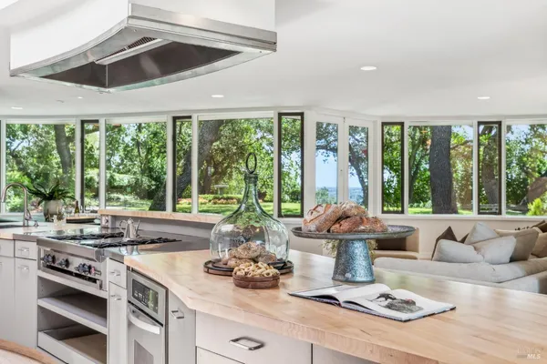 $5,295,000 | 5768 Silverado Trail, Napa, CA 94558