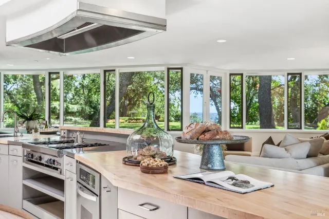 $5,950,000 | 5768 Silverado Trail, Napa, CA 94558