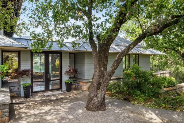 $5,295,000 | 5768 Silverado Trail, Napa, CA 94558