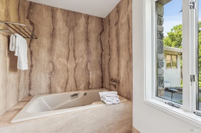 $5,950,000 | 5768 Silverado Trail, Napa, CA 94558