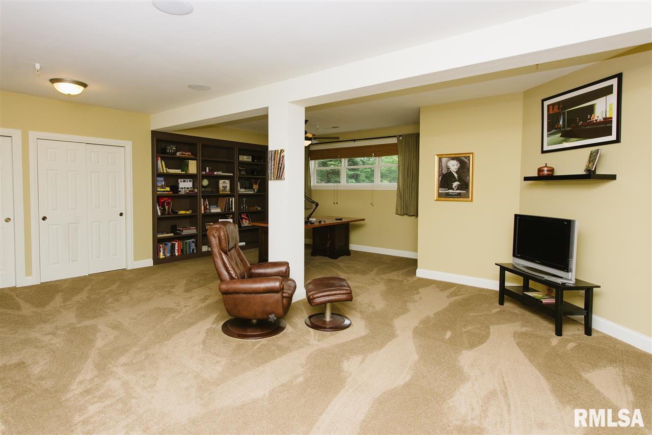 9419 North Frye Road Peoria, IL 61615 - Photo 29 of 36 Gallery Image 29