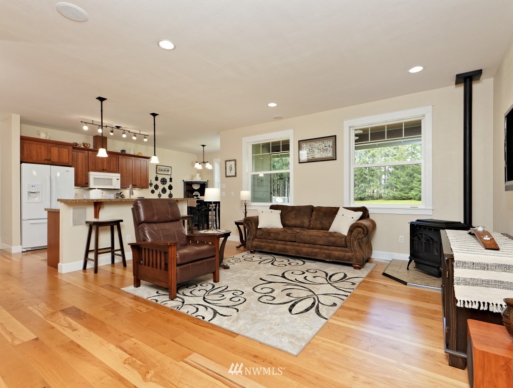 621 Southeast Phillips Road Shelton, WA 98584 - Photo 11 of 39 Gallery Image 11