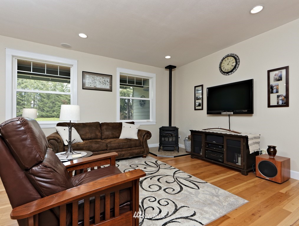 621 Southeast Phillips Road Shelton, WA 98584 - Photo 10 of 39 Gallery Image 10