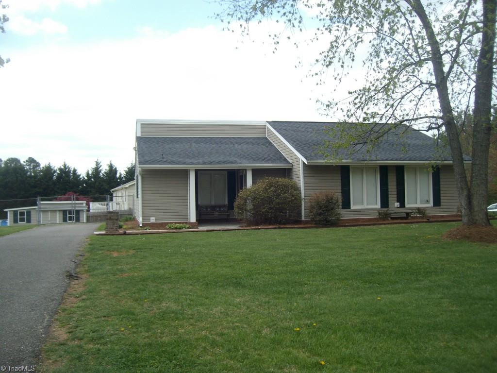 699 West Dalton Road King, NC 27021 - Photo 4 of 24