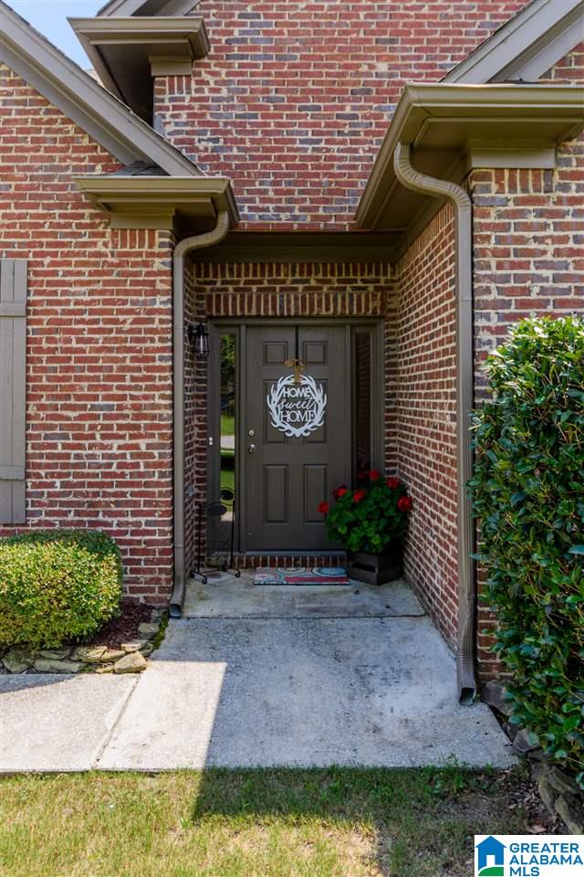812 Barkley Drive Alabaster, AL 35007 - Photo 3 of 32