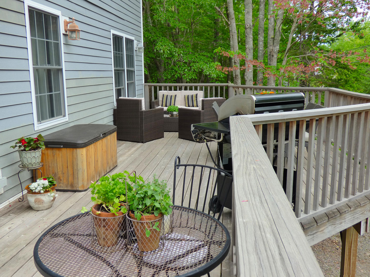 113 Hall Quarry Road Mount Desert, ME 04660 - Photo 5 of 31 FrontDecksittingarea