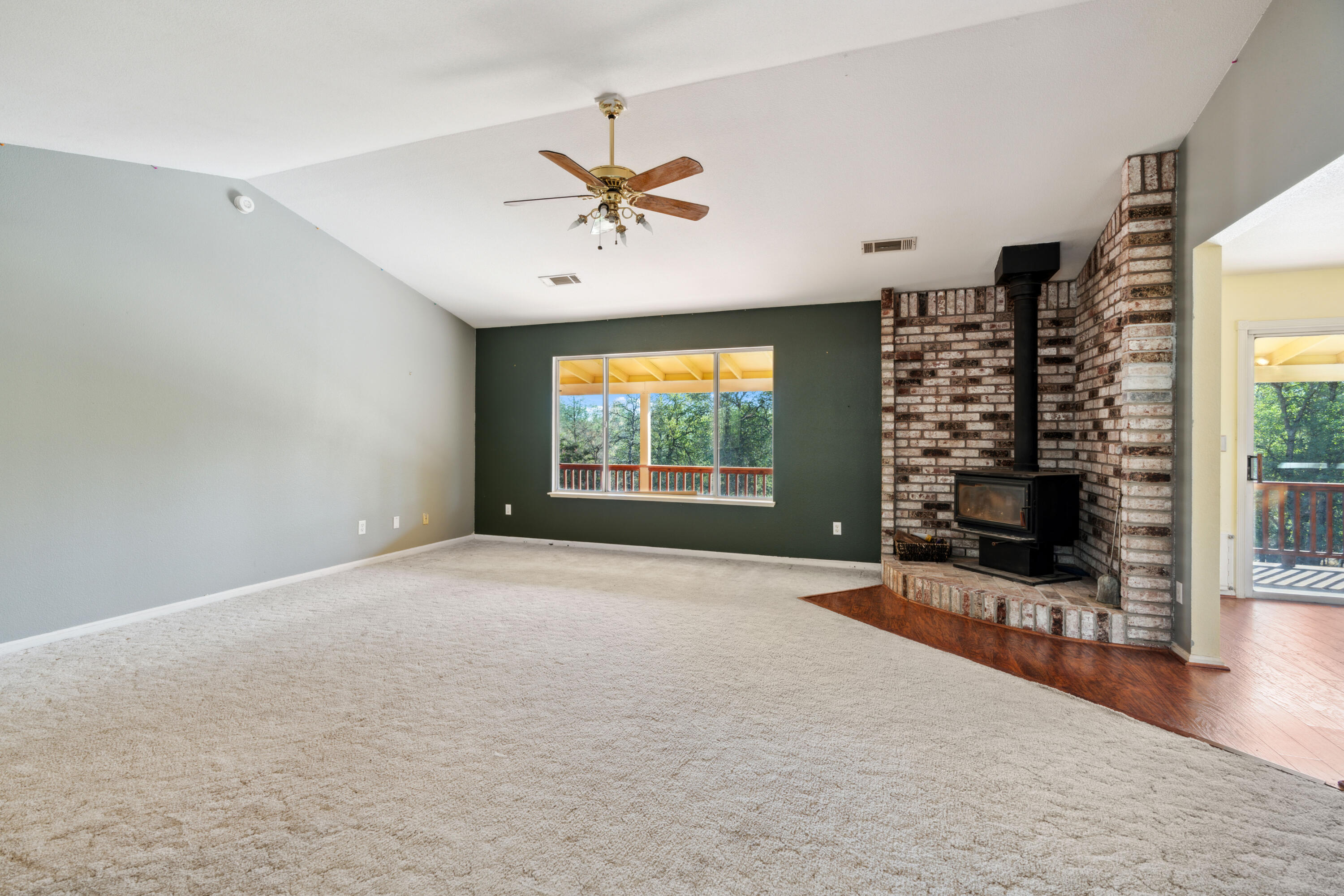 11621 Sonora Trail Redding, CA 96003 - Photo 13 of 56 EZZ09051