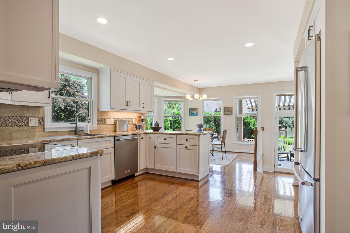 980 South River Landing Road Edgewater, MD 21037 - Photo 10 of 76 Kitchen
