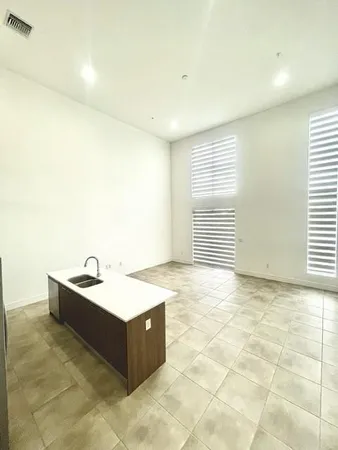 $2,350 | 3455 Northeast 5th Avenue, Unit 15, Oakland Park, FL 33334