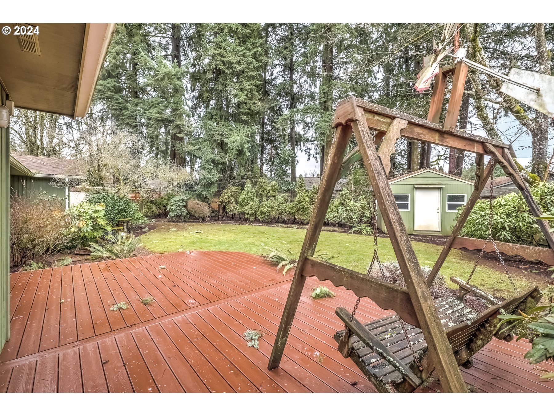 9082 Southwest Arapaho Road Tualatin, OR 97062 - Photo 28 of 31 Deck