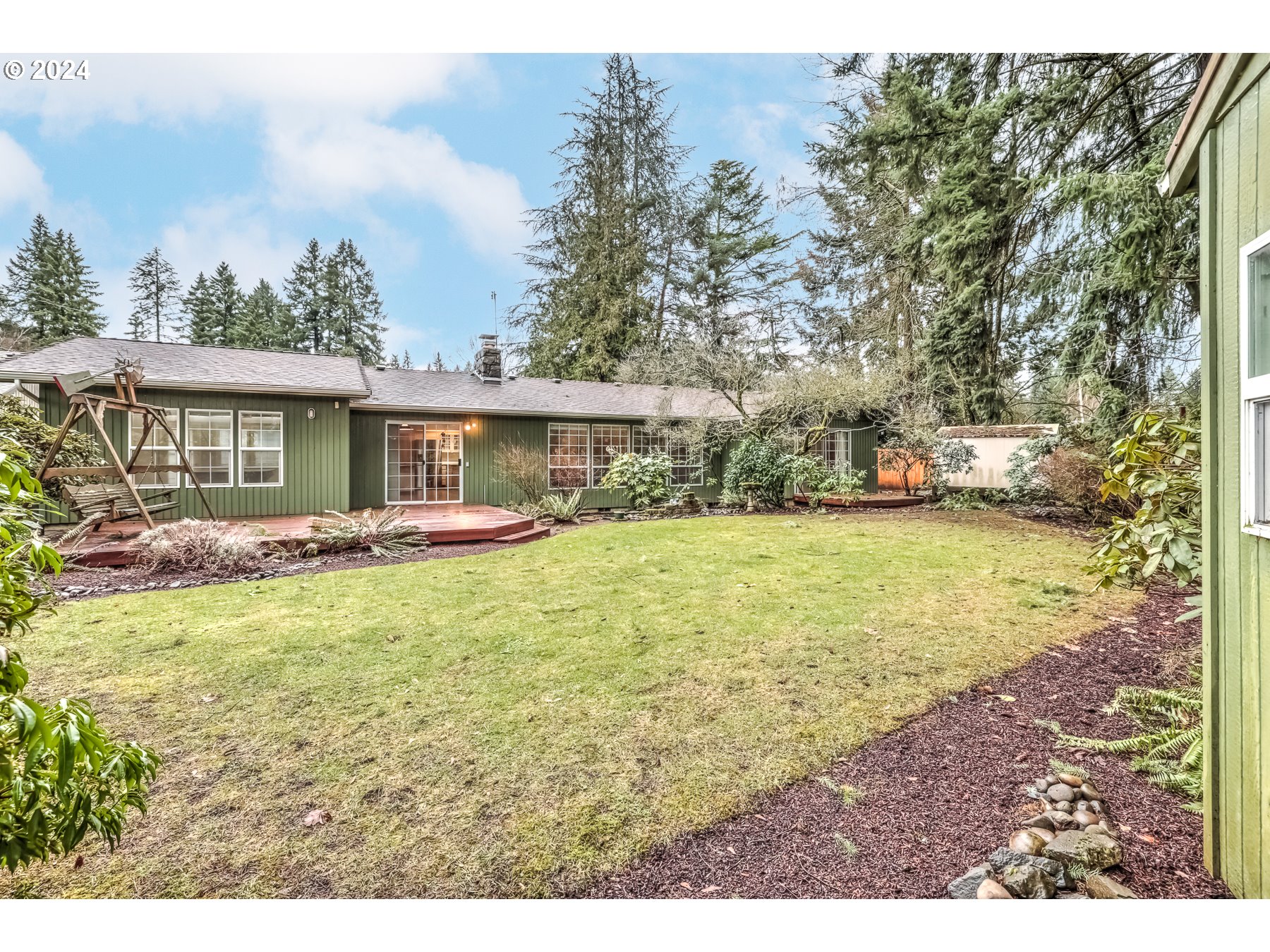 9082 Southwest Arapaho Road Tualatin, OR 97062 - Photo 30 of 31 Backyard