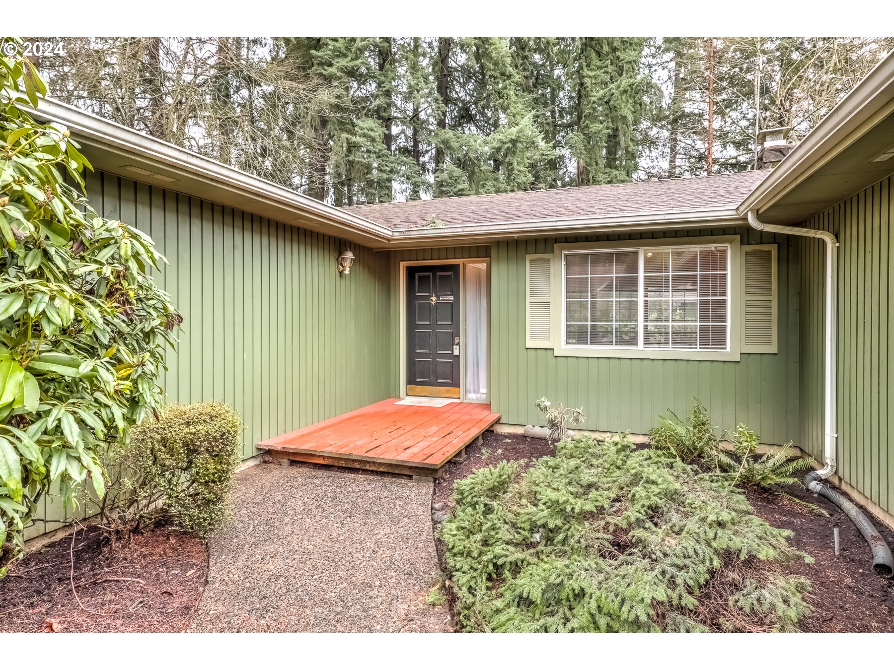 9082 Southwest Arapaho Road Tualatin, OR 97062 - Photo 3 of 31 Gallery Image 3