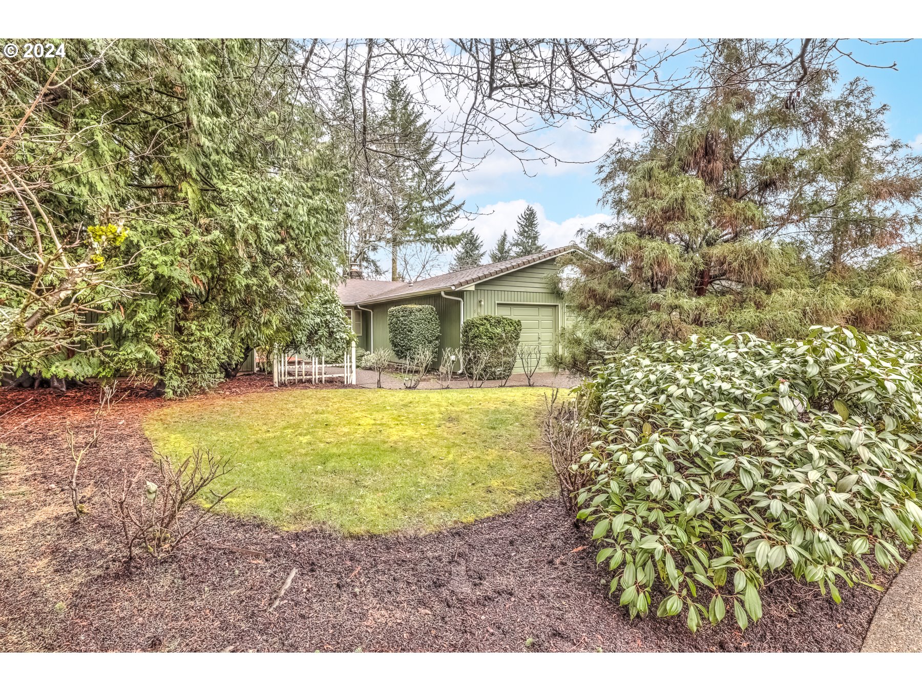 9082 Southwest Arapaho Road Tualatin, OR 97062 - Photo 4 of 31 Gallery Image 4