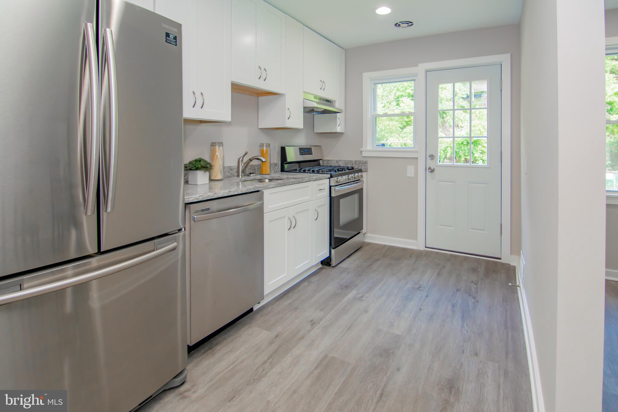 4444 Pen Lucy Road Baltimore, MD 21229 - Photo 10 of 20 Elegant Finishes in the Kitchen