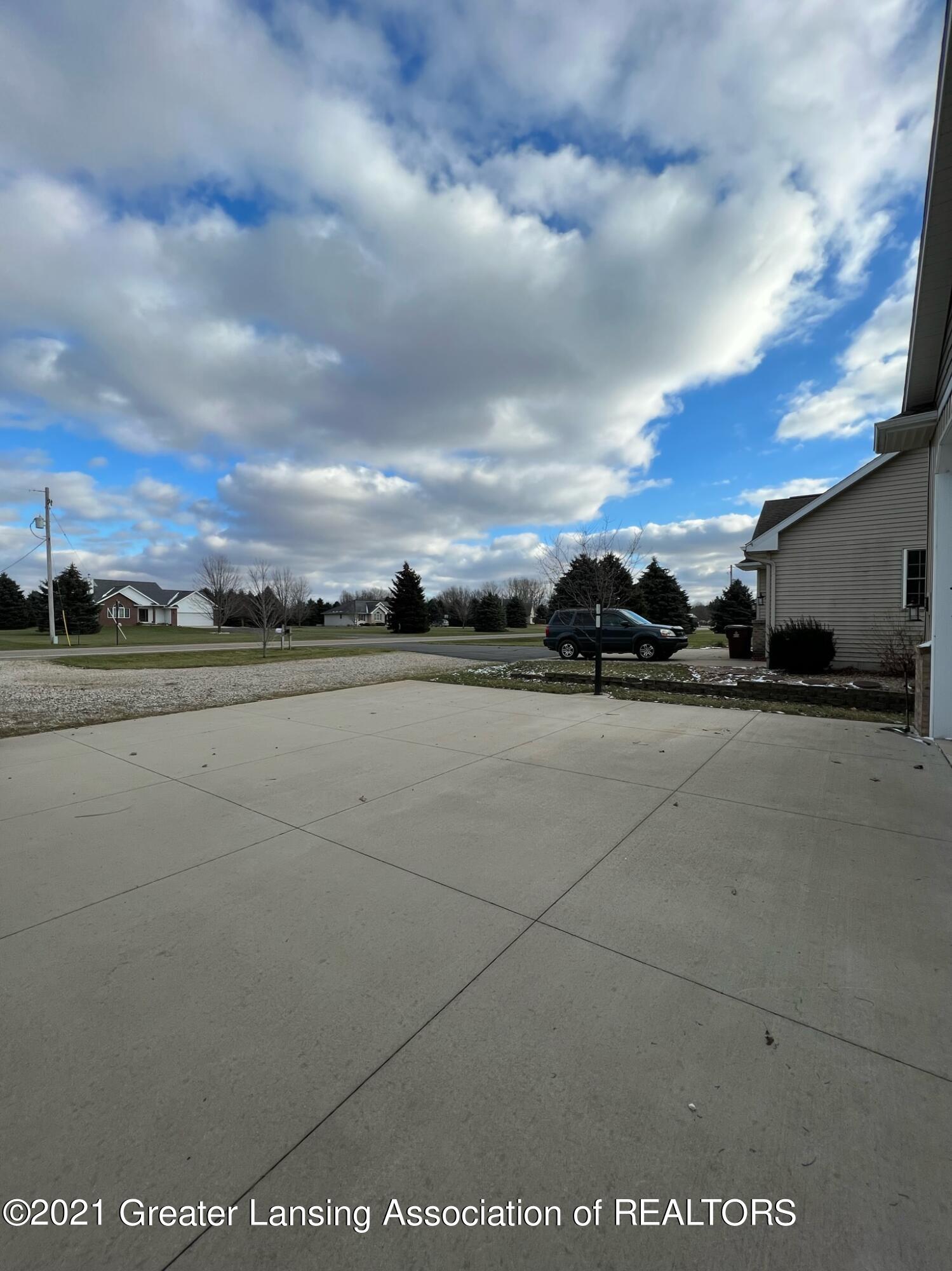 3950 South Dewitt Road St. Johns, MI 48879 - Photo 15 of 90 Pole Barn Parking