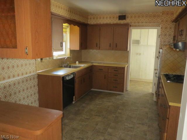 686 Edgewood Road Cleveland, OH 44143 - Photo 5 of 13 Gallery Image 5