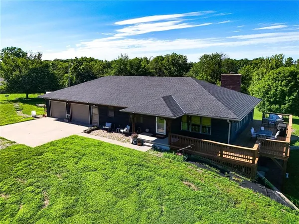 $579,900 | 20449 Highway 169, St. Joseph, MO 64505