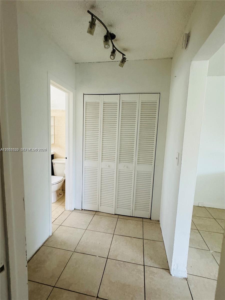 1755 Northeast 116th Road, Unit 17 North Miami, FL 33181 - Photo 11 of 19