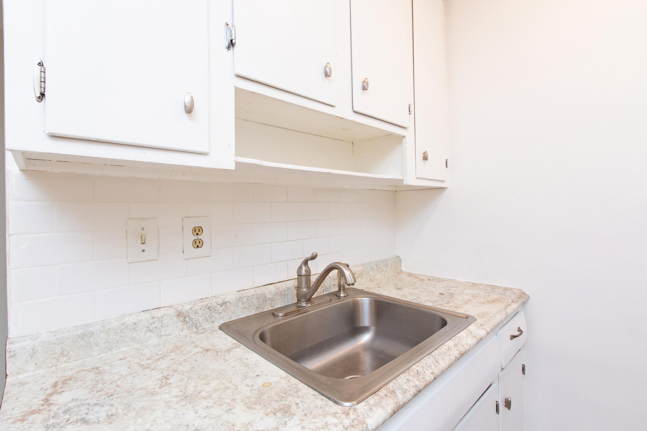 415 Ridgewood Avenue, Unit 103 Minneapolis, MN 55403 - Photo 11 of 20