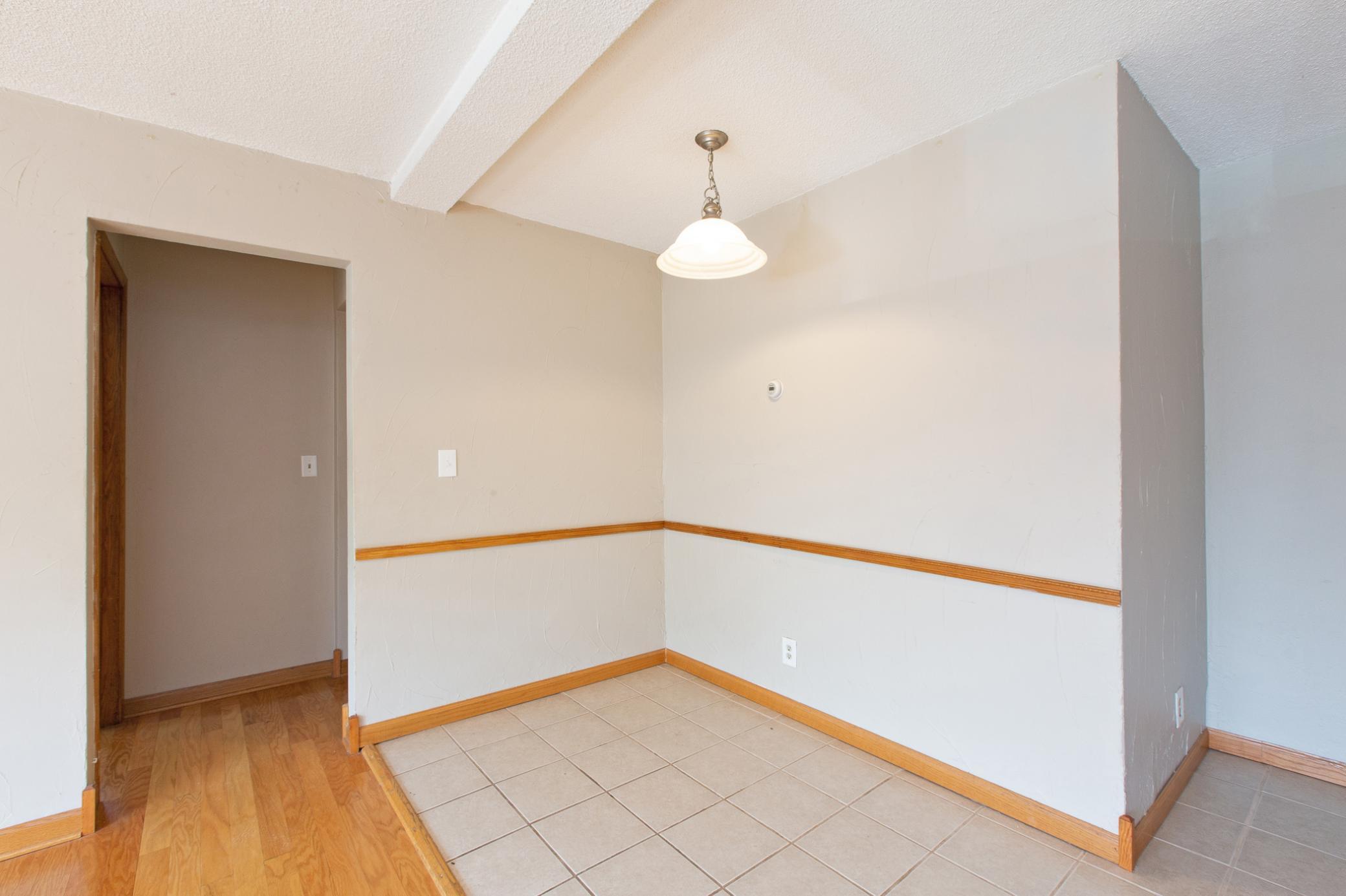 415 Ridgewood Avenue, Unit 103 Minneapolis, MN 55403 - Photo 13 of 20