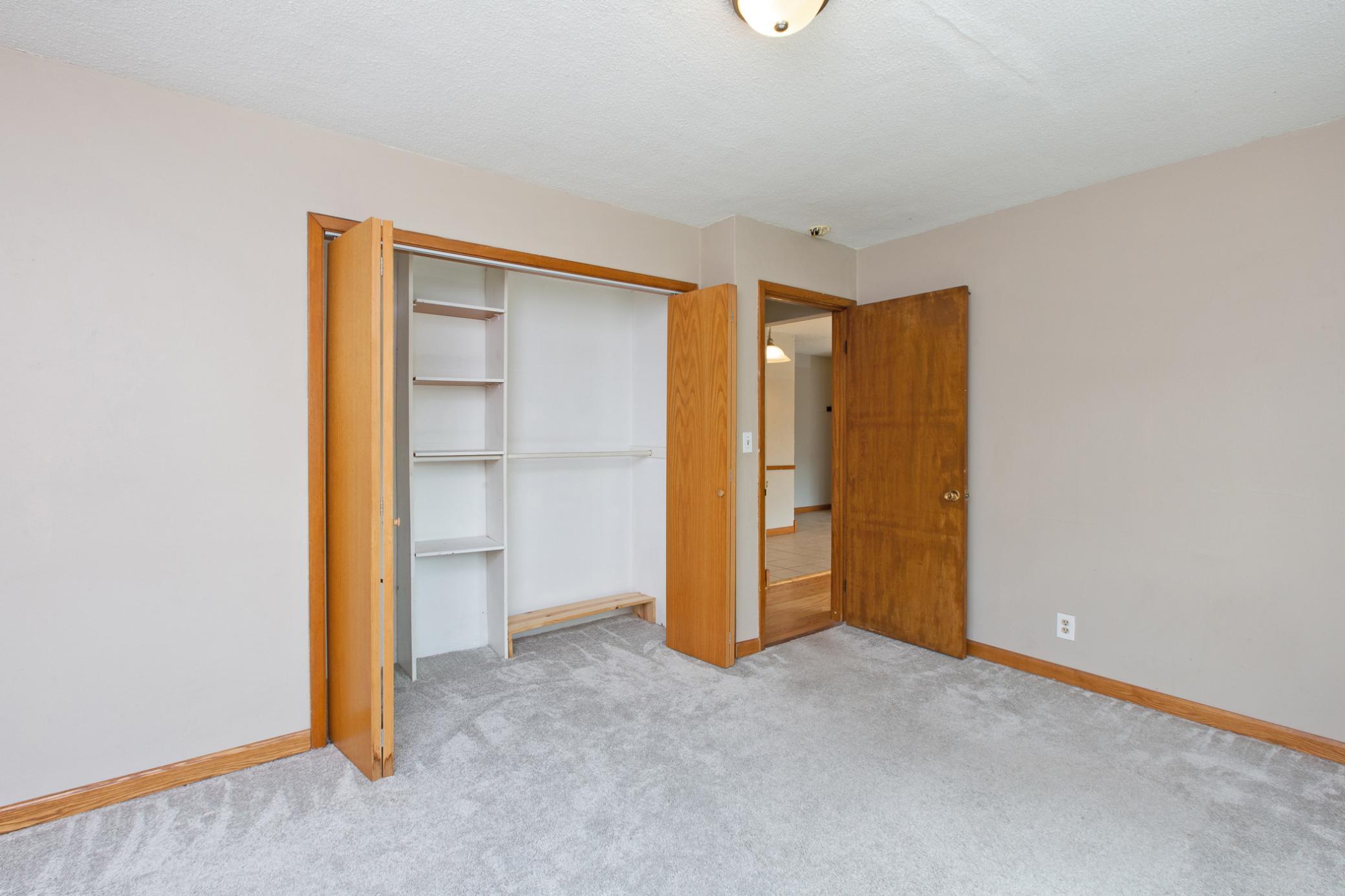 415 Ridgewood Avenue, Unit 103 Minneapolis, MN 55403 - Photo 16 of 20