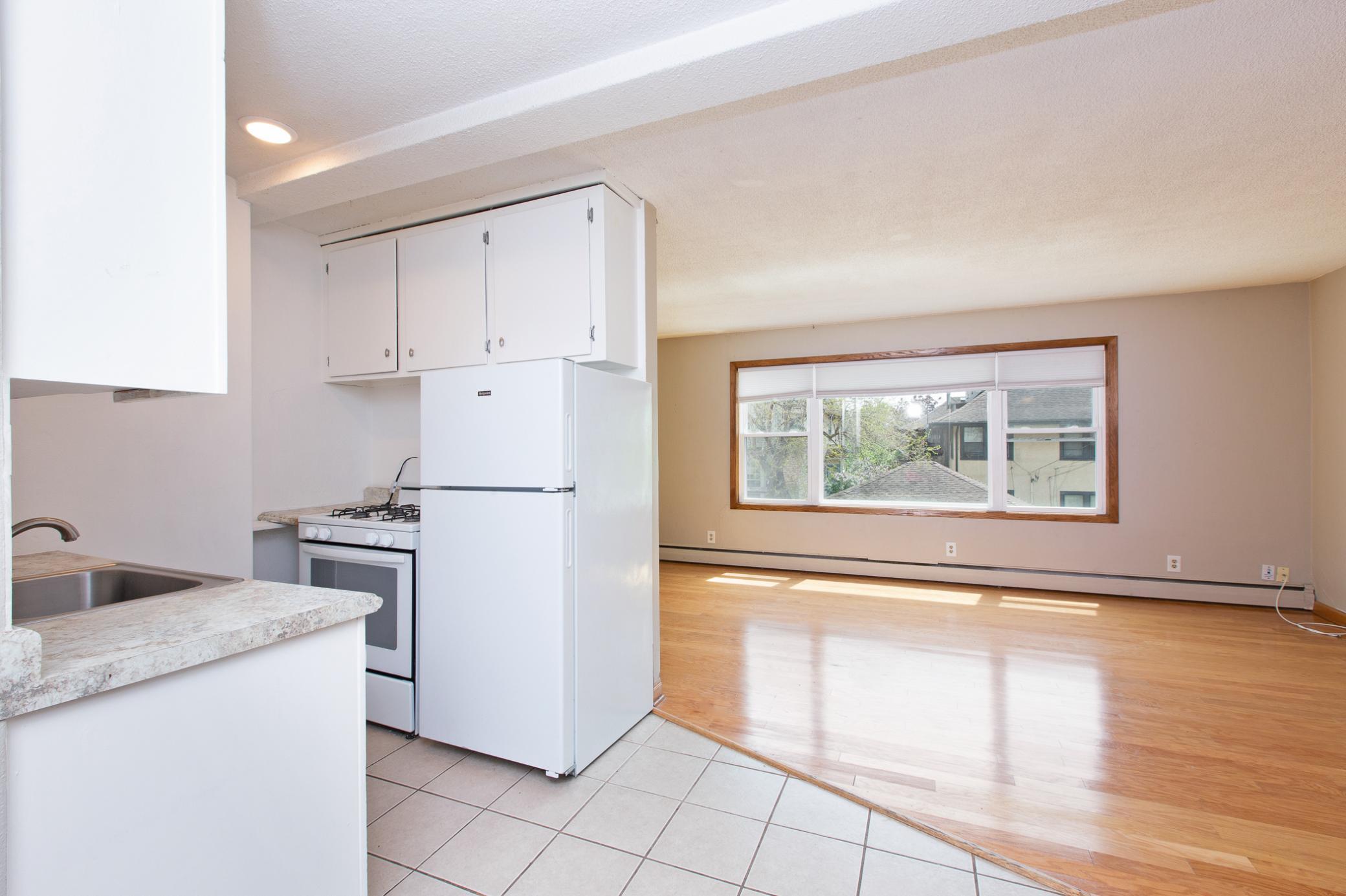 415 Ridgewood Avenue, Unit 103 Minneapolis, MN 55403 - Photo 7 of 20