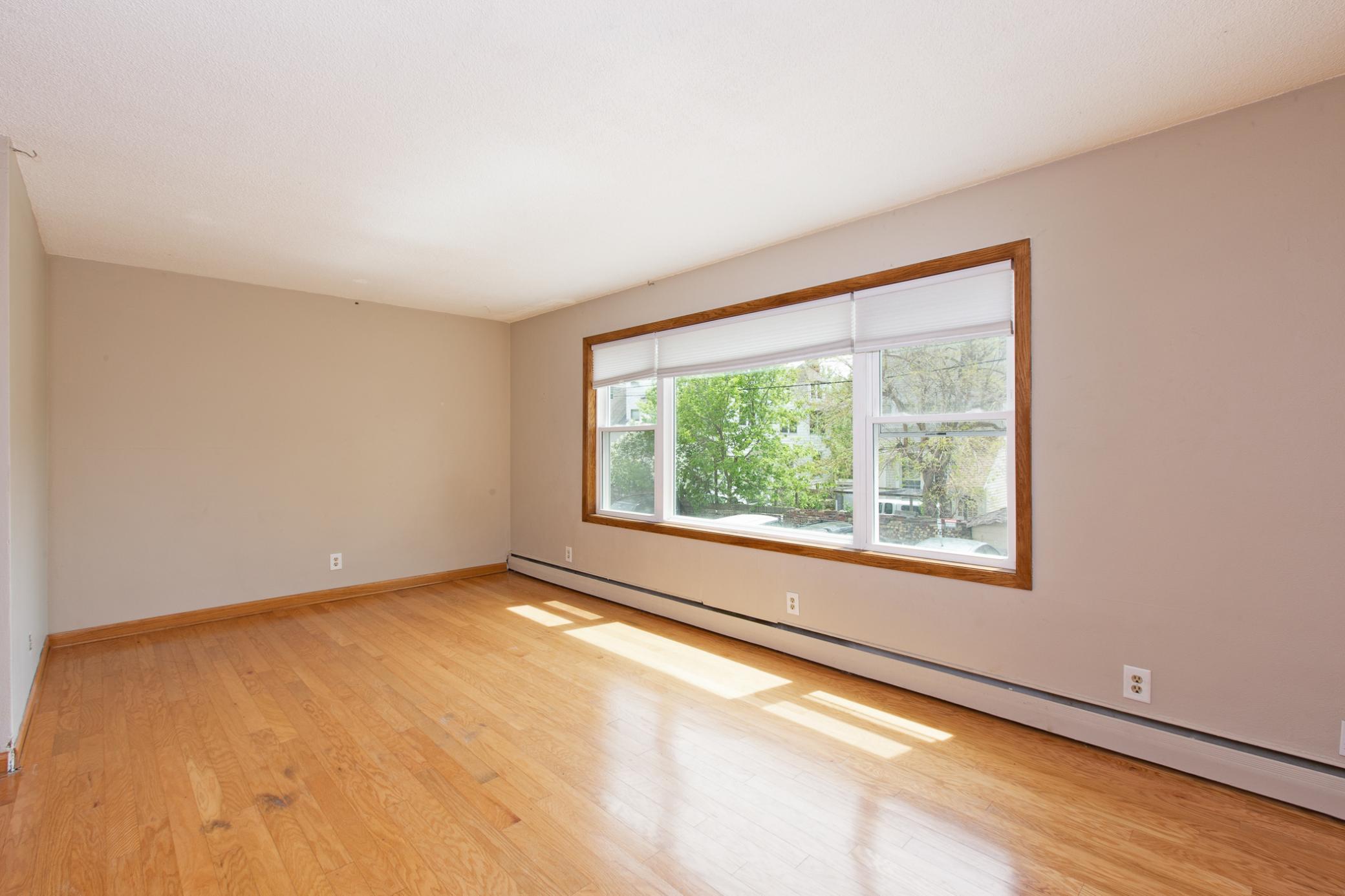 415 Ridgewood Avenue, Unit 103 Minneapolis, MN 55403 - Photo 8 of 20