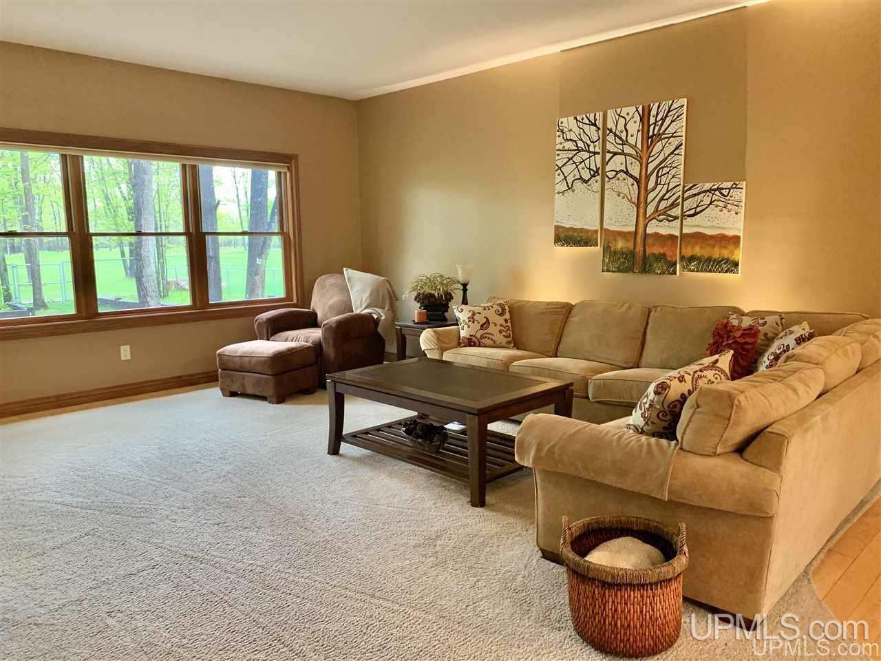 58 Tipperary Road Gladstone, MI 49837 - Photo 8 of 26 Gallery Image 8