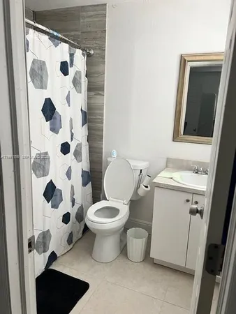 $3,500 | 644 Southwest 1st Court, Unit 644, Hallandale Beach, FL 33009