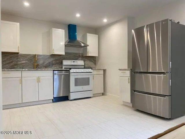 $2,300 | 106 Wallace Street, Unit B, Red Bank, NJ 07701