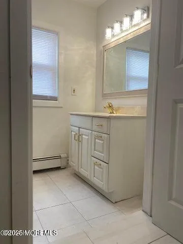 $2,300 | 106 Wallace Street, Unit B, Red Bank, NJ 07701