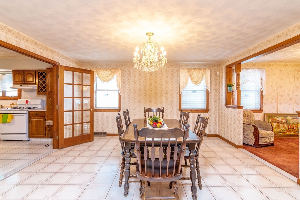 23 Loring Street Springfield, MA 01105 - Photo 3 of 30
