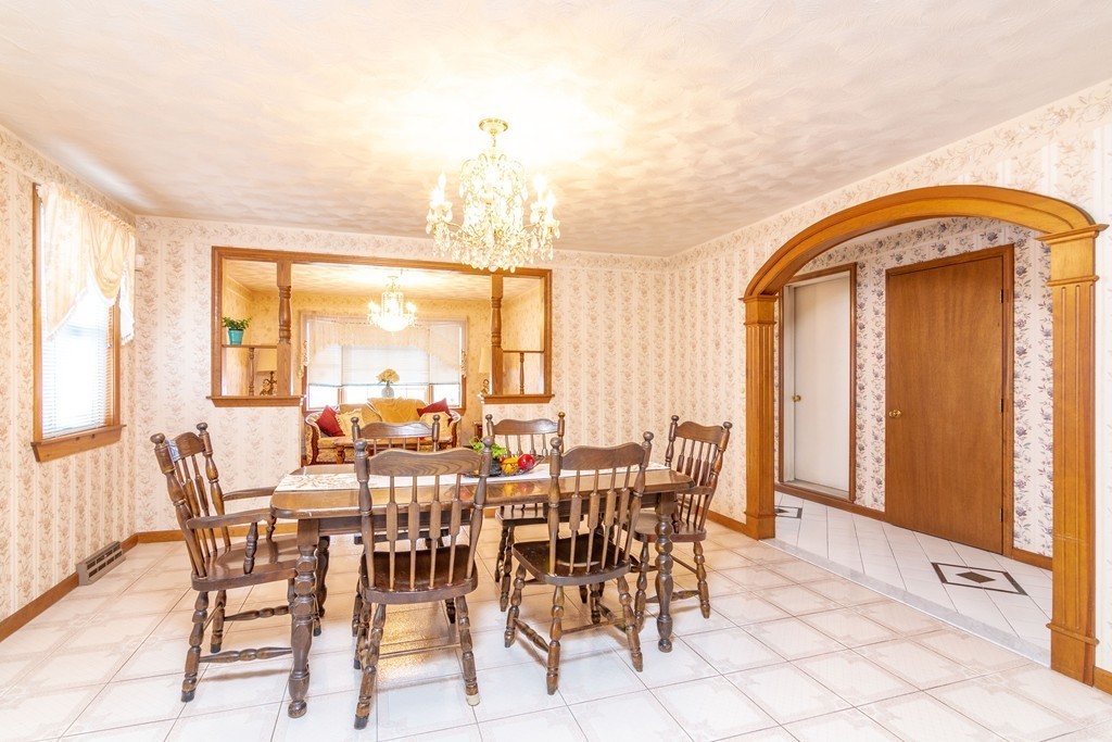 23 Loring Street Springfield, MA 01105 - Photo 8 of 30