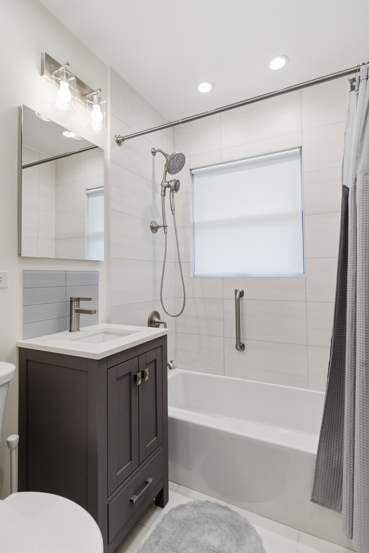 1725 Sunset Ridge Road Glenview, IL 60025 - Photo 23 of 38