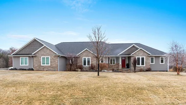 $899,999 | 2875 Stone Creek Circle, Suamico, WI 54313