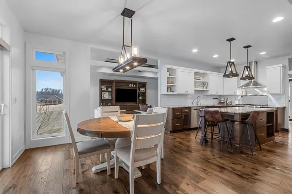 $899,999 | 2875 Stone Creek Circle, Suamico, WI 54313