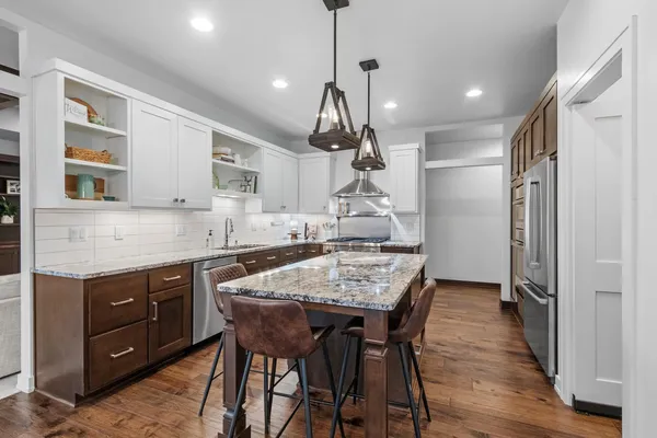 $899,999 | 2875 Stone Creek Circle, Suamico, WI 54313