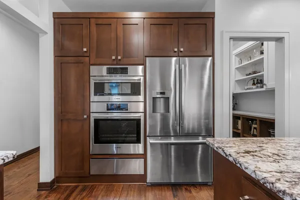 $899,999 | 2875 Stone Creek Circle, Suamico, WI 54313