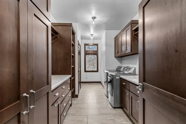 $899,999 | 2875 Stone Creek Circle, Suamico, WI 54313