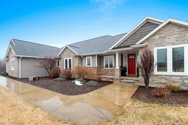 $899,999 | 2875 Stone Creek Circle, Suamico, WI 54313