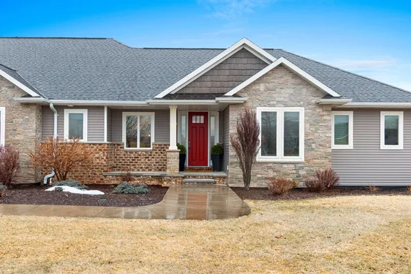 $899,999 | 2875 Stone Creek Circle, Suamico, WI 54313
