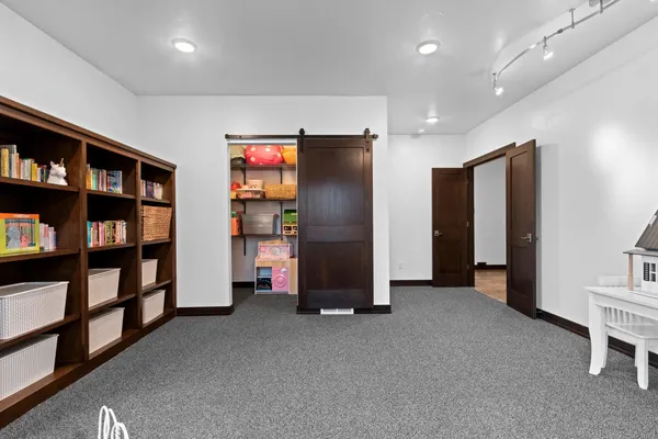 $899,999 | 2875 Stone Creek Circle, Suamico, WI 54313