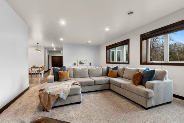 $899,999 | 2875 Stone Creek Circle, Suamico, WI 54313