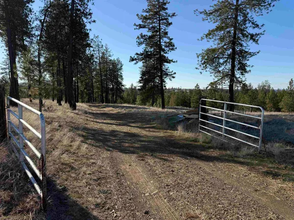 $1,950,950 | 15211 North Wood Road, Ford, WA 99013